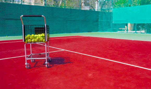 Perlengkapan Olahraga Tenis Lapangan